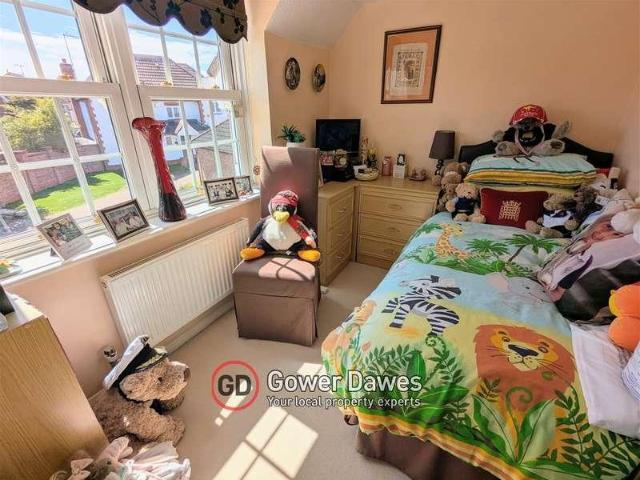 4 bed house for sale