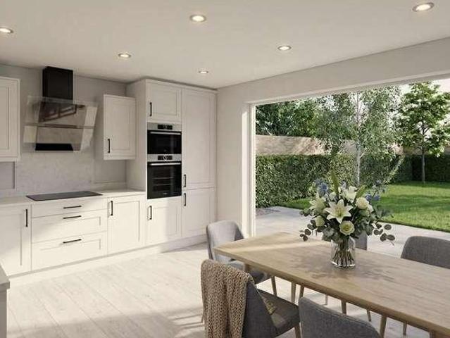 4 bed house for sale