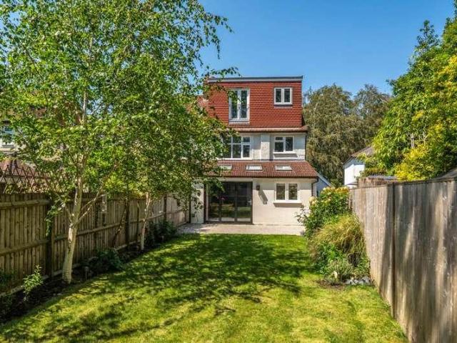 4 bed house for sale