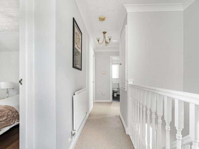 4 bed house for sale