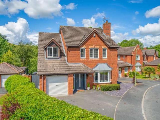 4 bed house for sale