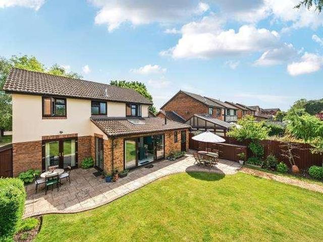4 bed house for sale
