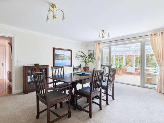 4 bed house for sale