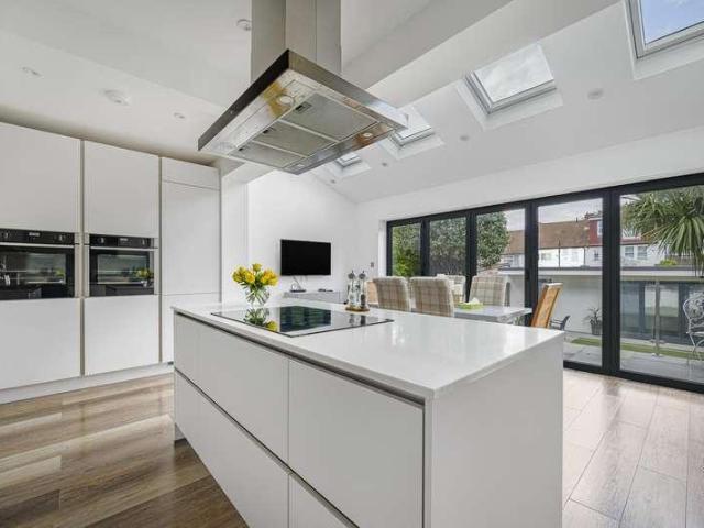 4 bed house for sale