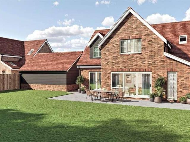 4 bed house for sale