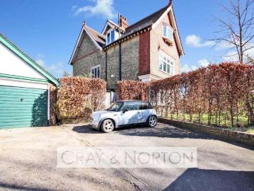 4 bed house for sale