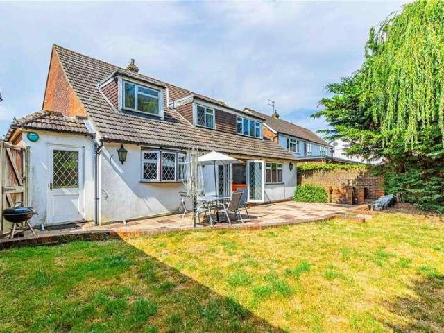 4 bed house for sale