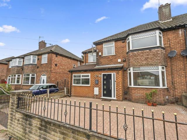 4 bed house for sale