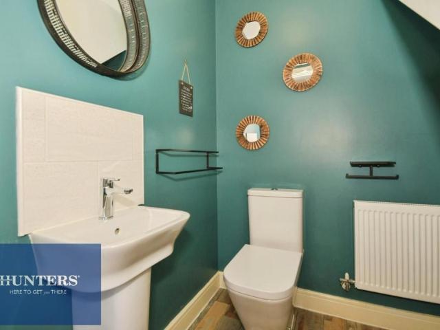 4 bed house for sale