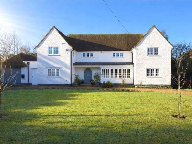 4 bed house for sale