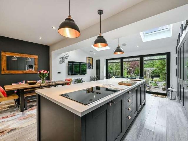 4 bed house for sale