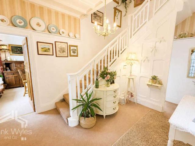 4 bed house for sale