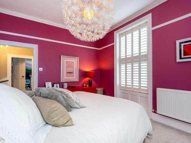 4 bed house for sale