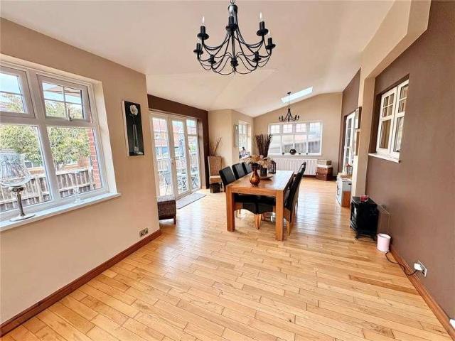 4 bed house for sale