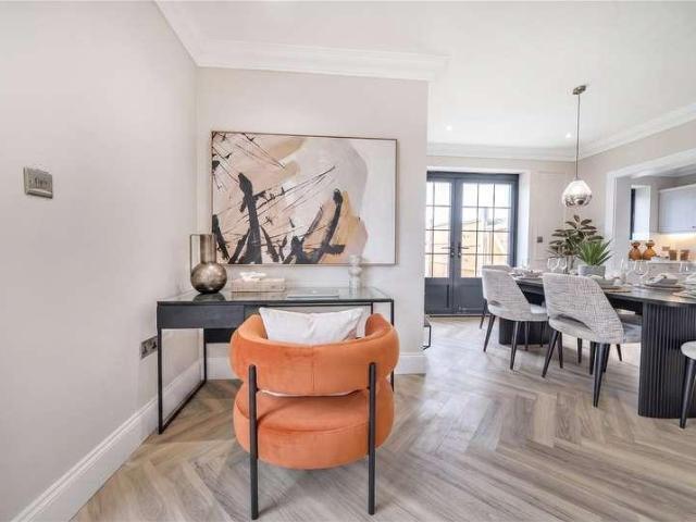 4 bed house for sale