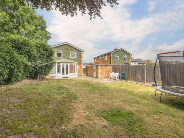 4 bed house for sale