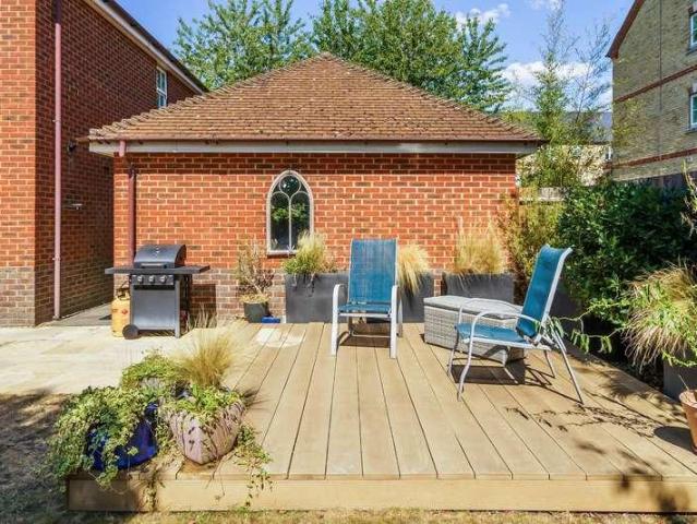 4 bed house for sale