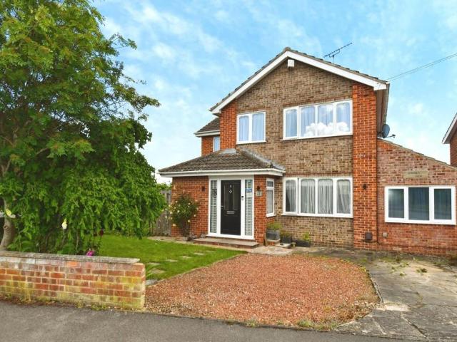 4 bed house for sale