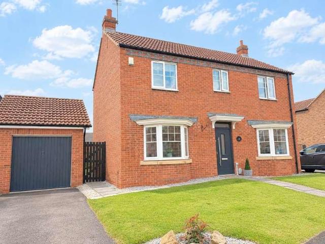 4 bed house for sale
