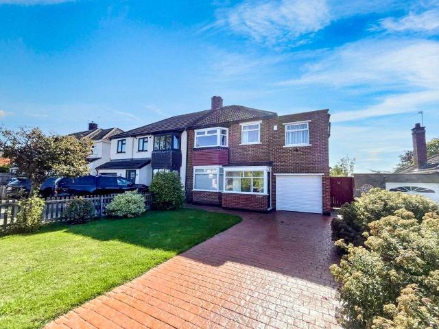 4 bed house for sale