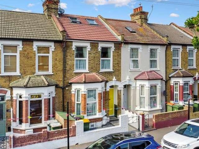 4 bed house for sale