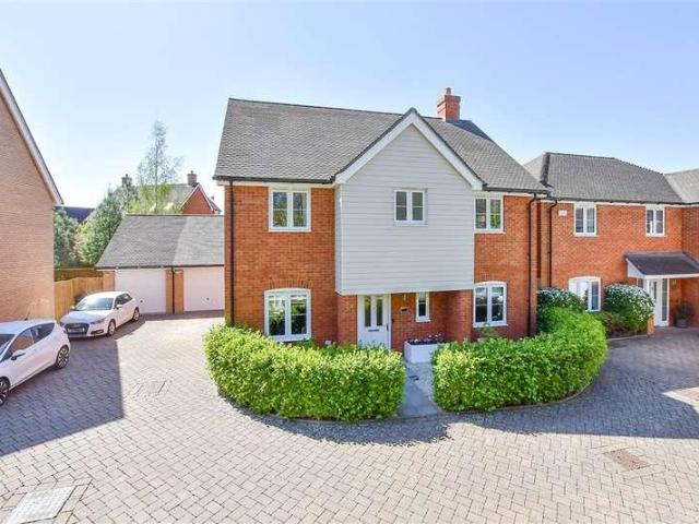 4 bed house for sale