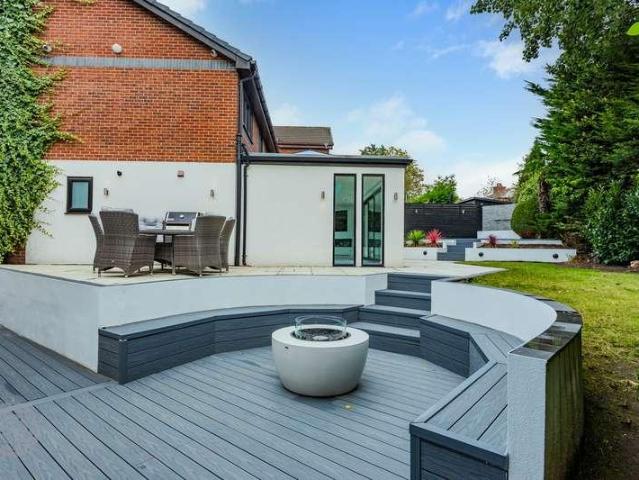 4 bed house for sale