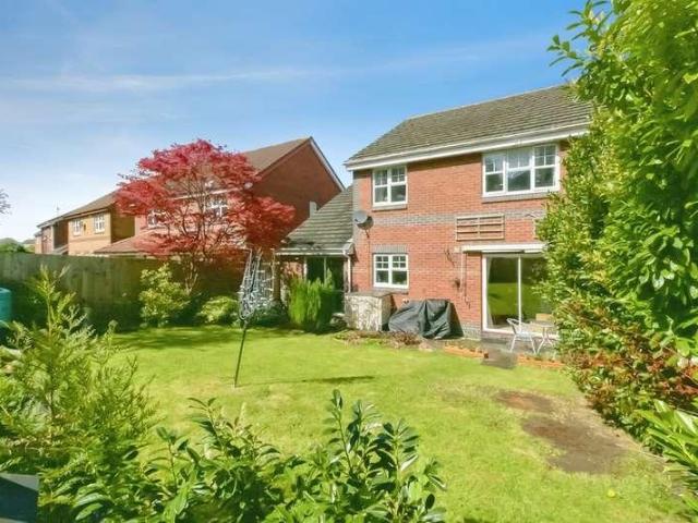 4 bed house for sale