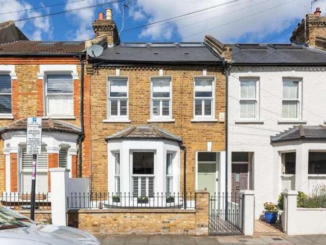 4 bed house for sale