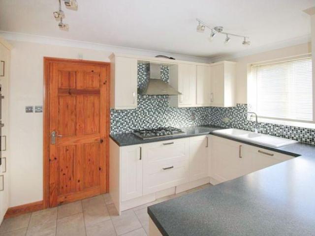 4 bed house for sale