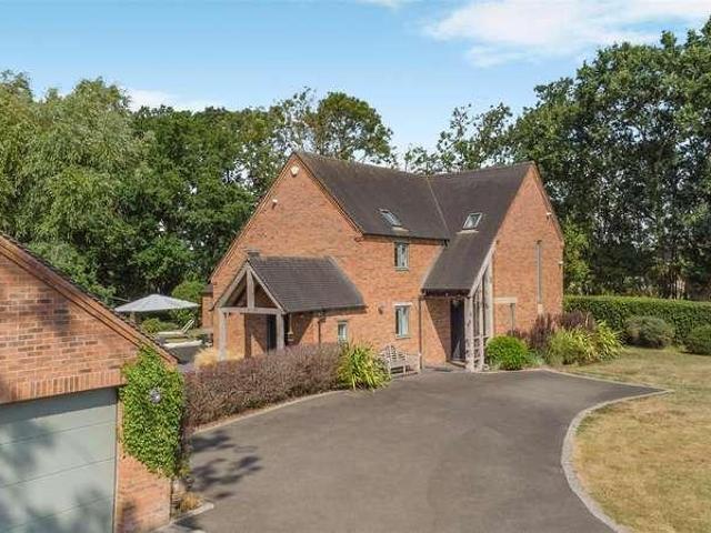 4 bed house for sale
