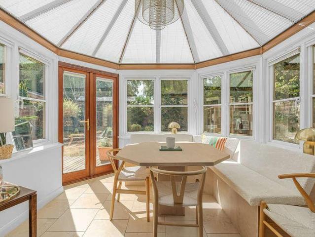 4 bed house for sale