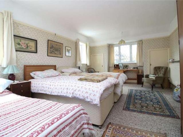 4 bed house for sale