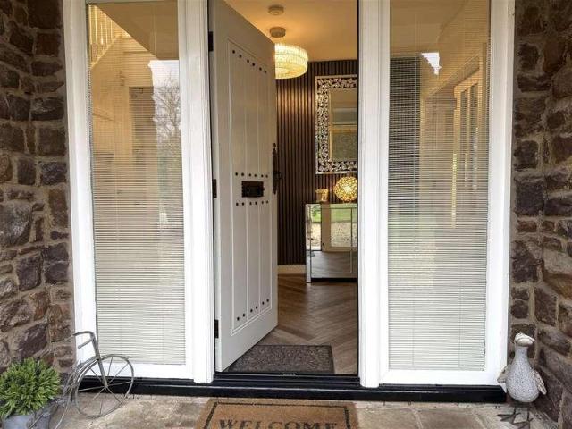4 bed house for sale