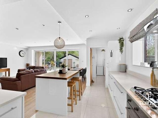 4 bed house for sale