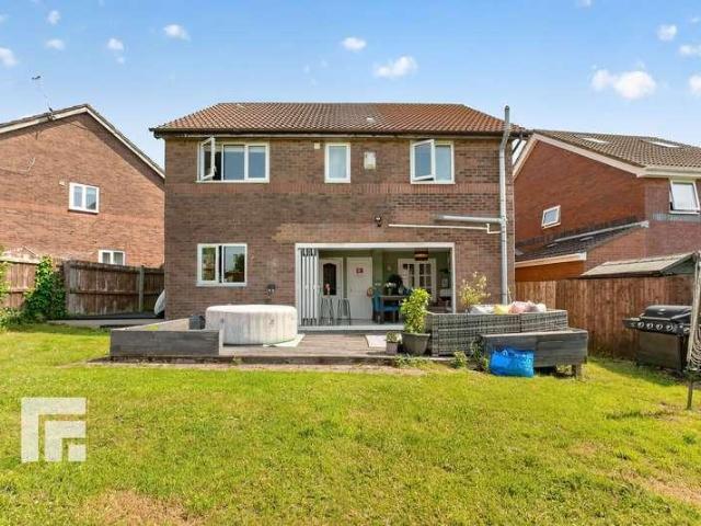 4 bed house for sale