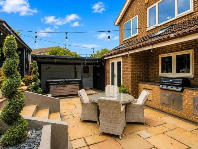 3 bed house for sale