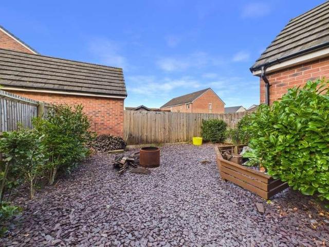4 bed house for sale
