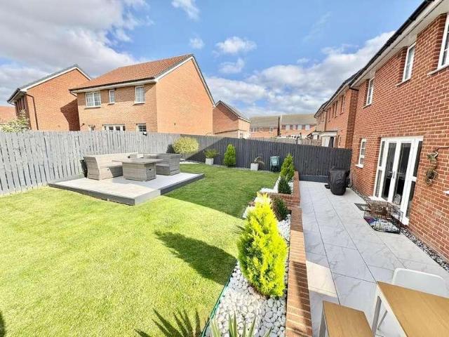 4 bed house for sale