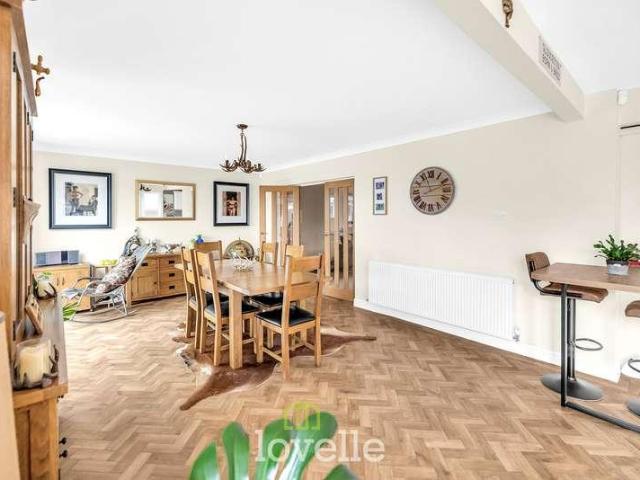 4 bed house for sale