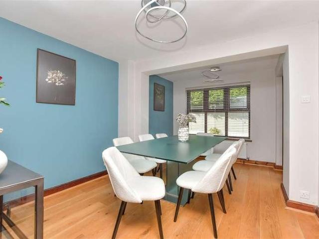 4 bed house for sale