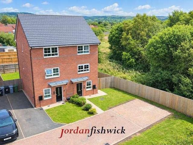 4 bed house for sale