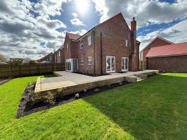 4 bed house for sale