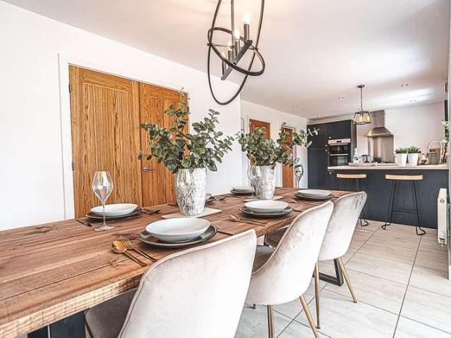 4 bed house for sale