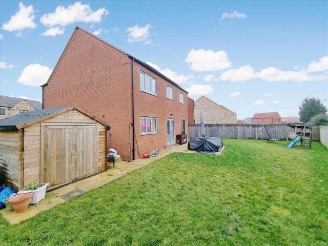 4 bed house for sale