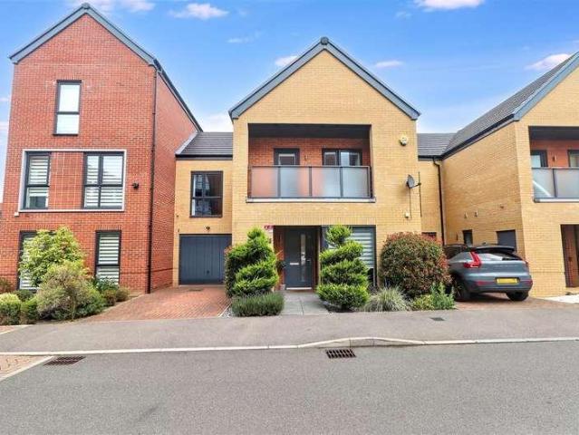 4 bed house for sale