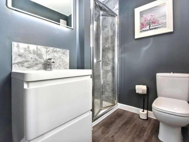 4 bed house for sale