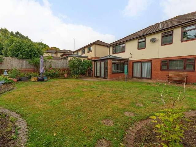 4 bed house for sale