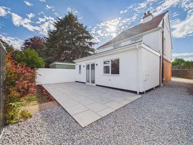 4 bed house for sale