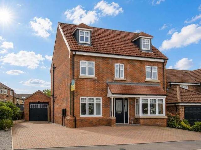 4 bed house for sale